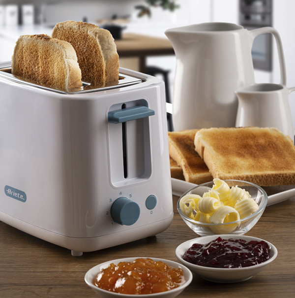 00C015704AR0 ARIETE toster za 2 kriške s hvataljkama 157/04 bijeli