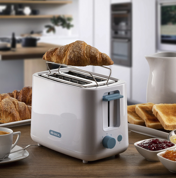 00C015704AR0 ARIETE toster za 2 kriške s hvataljkama 157/04 bijeli