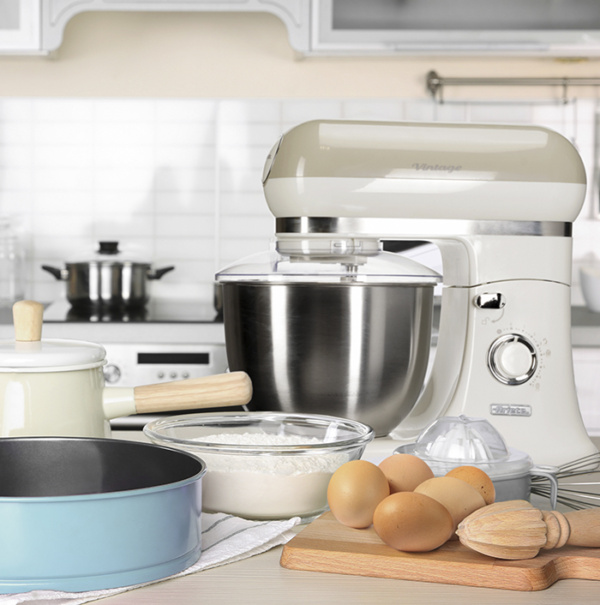 00C158803AR0 ARIETE mikser sa posudom Vintage 1588/03 bež